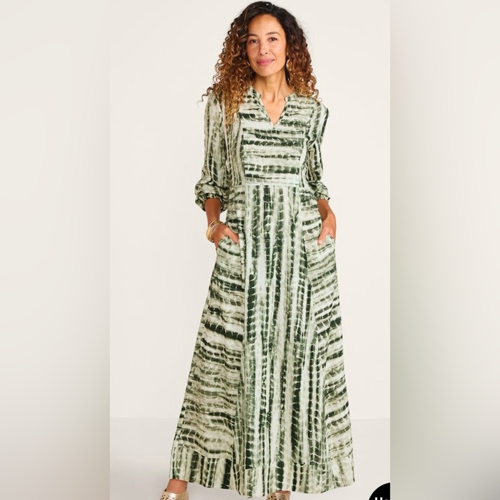 Soft Surroundings Green and White Tie-Dye Long Sleeve Maxi Dress